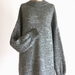 ヘザーグレーのモヘアロングセーター　グレーモヘアと白糸ミックス 2枚目の画像