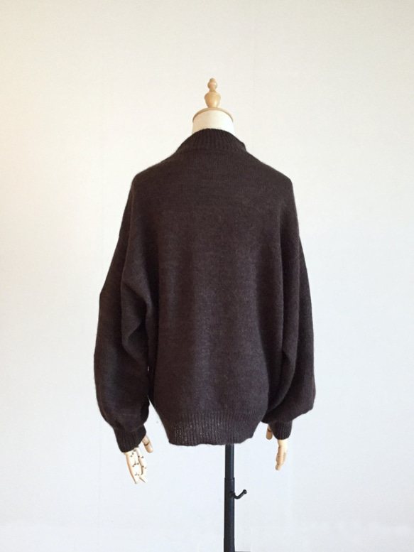 ダークブラウンモヘアのモックネックセーター 4枚目の画像
