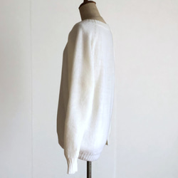 ラグランスリーブのリブ編みセーター　白　洗える毛糸100％ 4枚目の画像