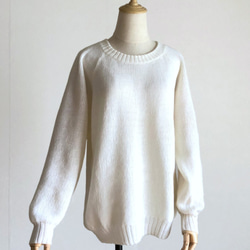 ラグランスリーブのリブ編みセーター　白　洗える毛糸100％ 5枚目の画像