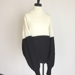 モダンな白×黒　可愛いゆったりセーター　ウール100％ 2枚目の画像