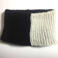 白黒スヌード付きセーター　　極太ウール100％ 5枚目の画像