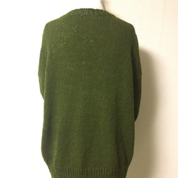 ピスタチオグリーンのVネックセーター　　ネップヤーンウール100% 5枚目の画像