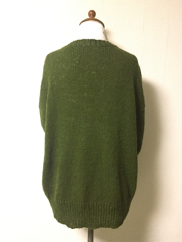 ピスタチオグリーンのVネックセーター　　ネップヤーンウール100% 5枚目の画像