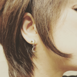 【 チタン 】満月と三日月 pierced earrings Titan 4枚目の画像