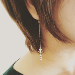 【 １４kgf  】sitorin  asymmetry  long pierced earrings 4枚目の画像