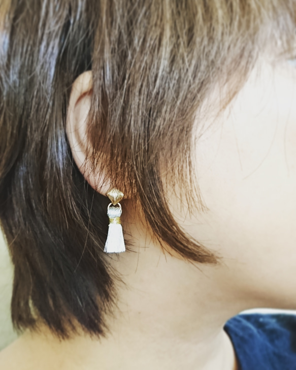 【 silver 】petit tassel  pierced earrings 2枚目の画像