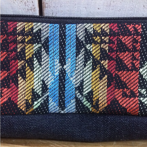 オルテガ柄のデニムとパイナップルの内布ポーチ オルテガ柄のデニムとパイナップルの内布ポーチ