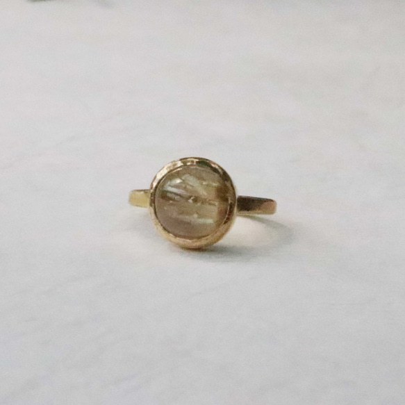 【cabochon ring】ルチルクォーツ10㎜・真鍮（brass）・天然石（12号） 1枚目の画像