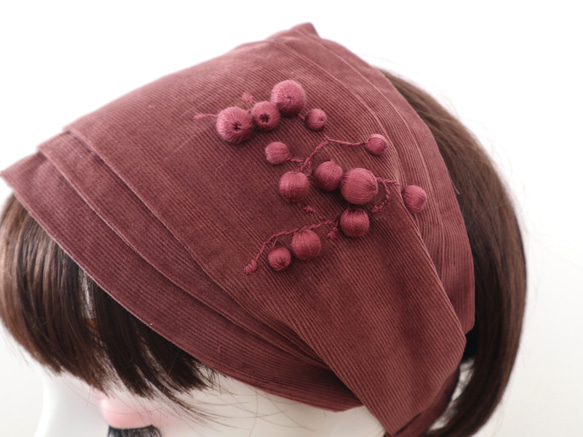 たっぷり木の実の刺繍のコーデュロイ(ボルドー色)のヘアバンド<hairband194> 2枚目の画像