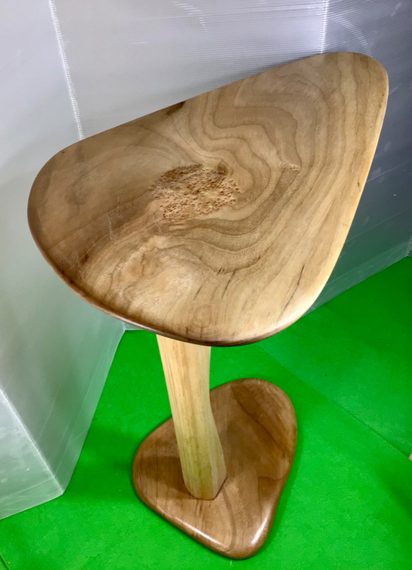 天然木　クスノキ　折り畳み式　サイドテーブル　一点物　手造り 3枚目の画像