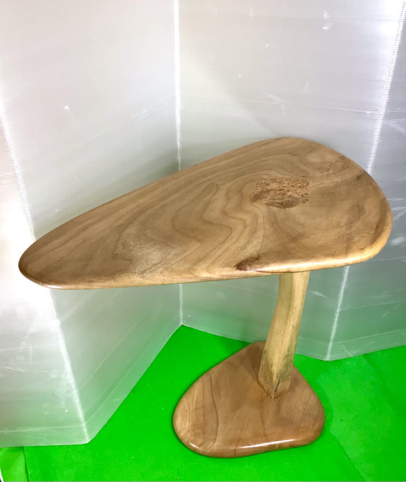 天然木　クスノキ　折り畳み式　サイドテーブル　一点物　手造り 4枚目の画像