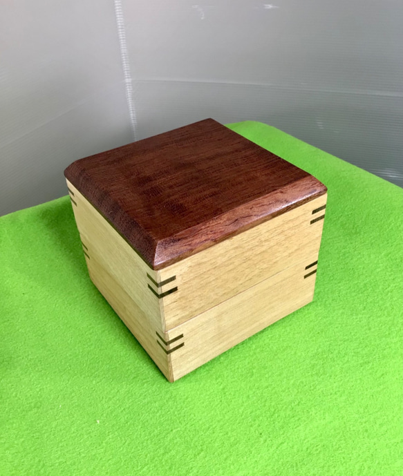 天然木　重箱／お菓子箱／お弁当箱　一点物　手造り 1枚目の画像