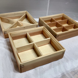 天然木　国産　柾目杉材　三段重箱／弁当箱／お菓子箱　手造り 4枚目の画像