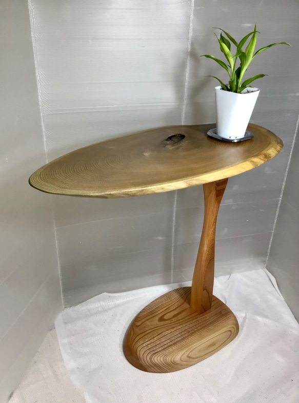 天然木　キハダ／けやき　折り畳みサイドテーブル　一点物　手造り 3枚目の画像
