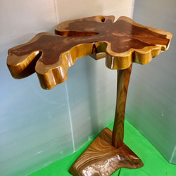 天然木　カイズカイブキ　折り畳みサイドテーブル　一点物　手造り 4枚目の画像