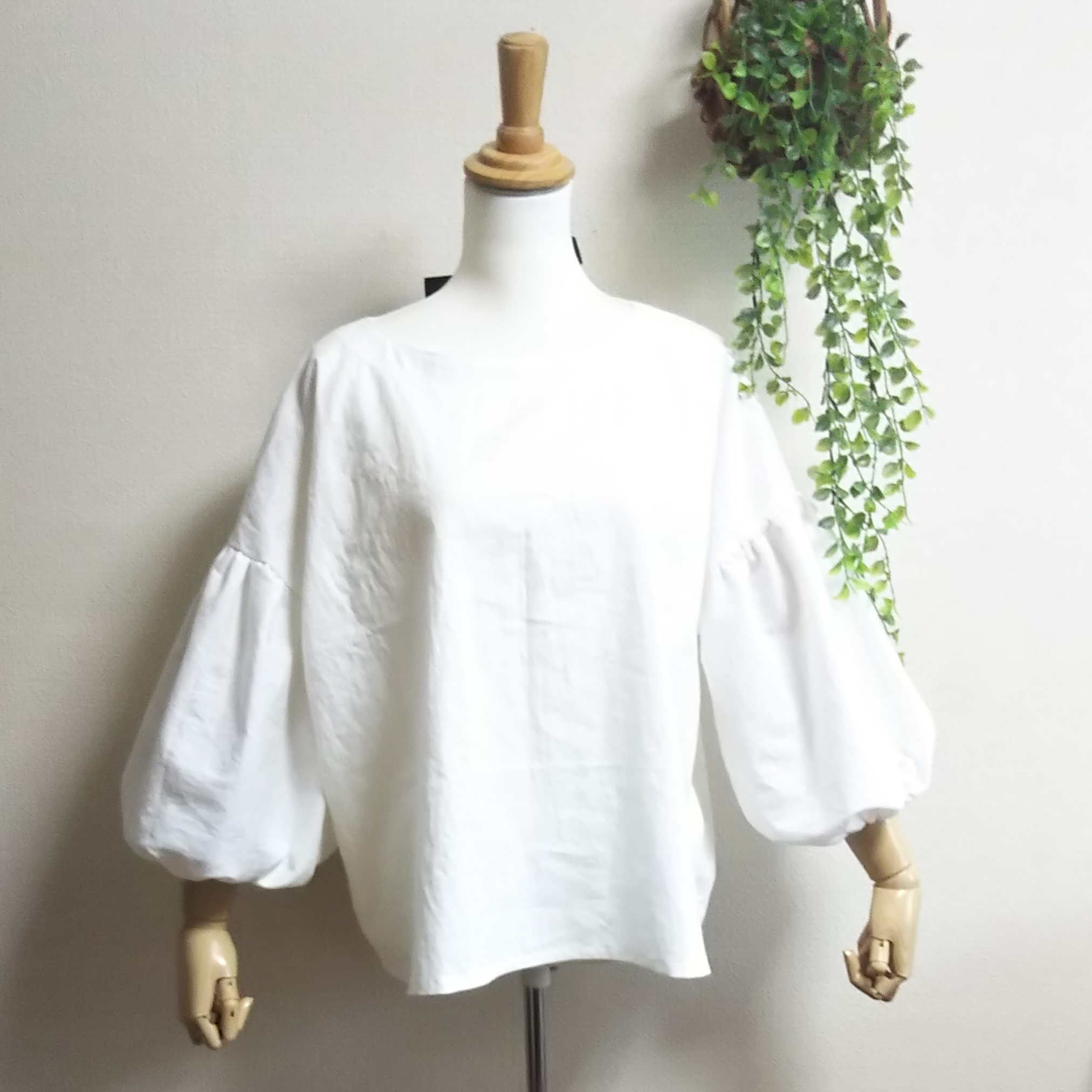 カラーが豊富‼️コットンリネンのバルーンスリーブのプルオーバー