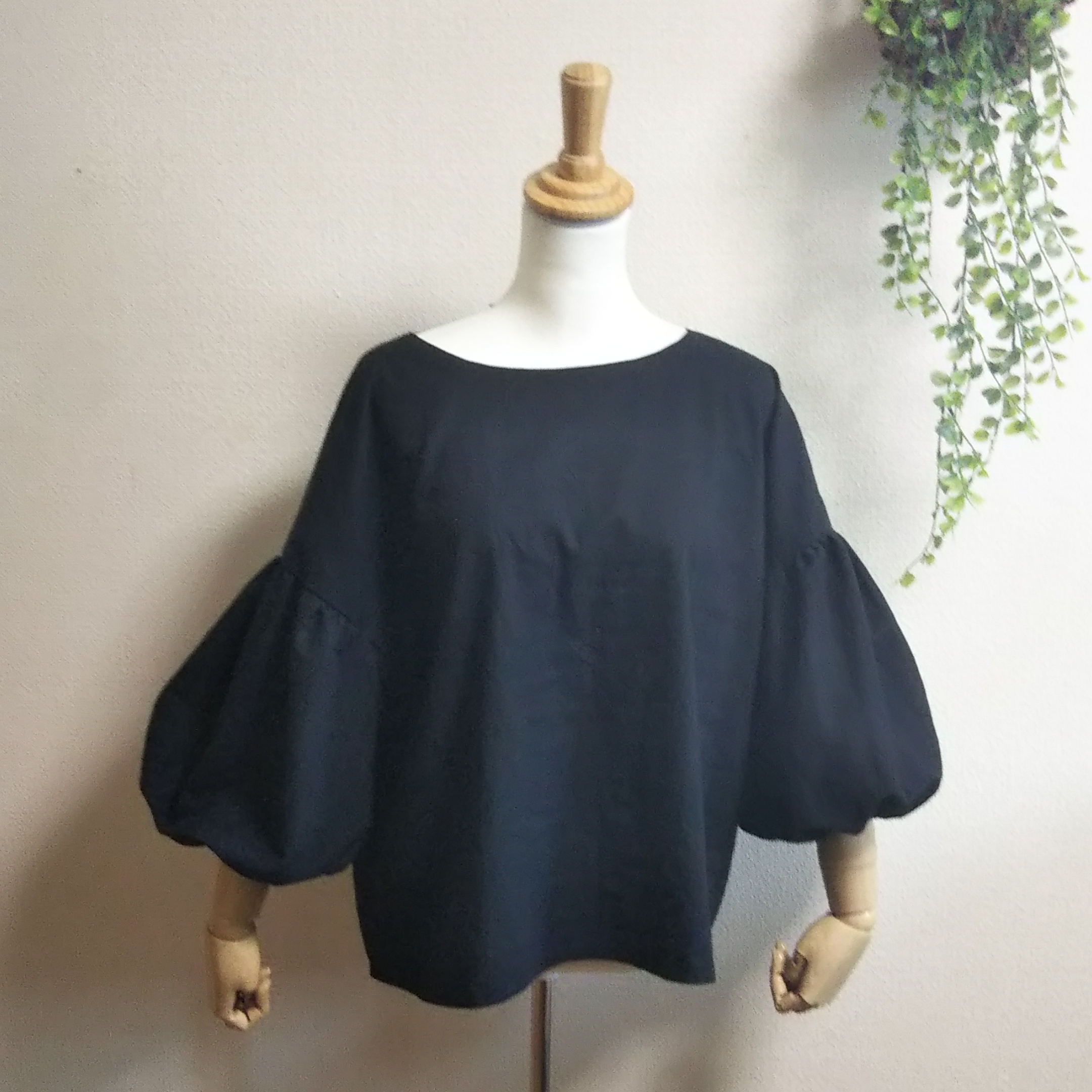 カラーが豊富‼️コットンリネンのバルーンスリーブのプルオーバー