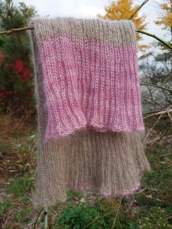 フランス製 草木染めシルクモヘア糸使用スヌードケープ コチニールパープル／薔薇グレー 2枚目の画像