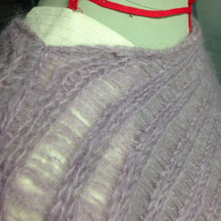 フランス製　草木染めモヘア糸使用　セーター　コチニールパープル 2枚目の画像