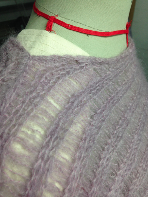 フランス製　草木染めモヘア糸使用　セーター　コチニールパープル 2枚目の画像
