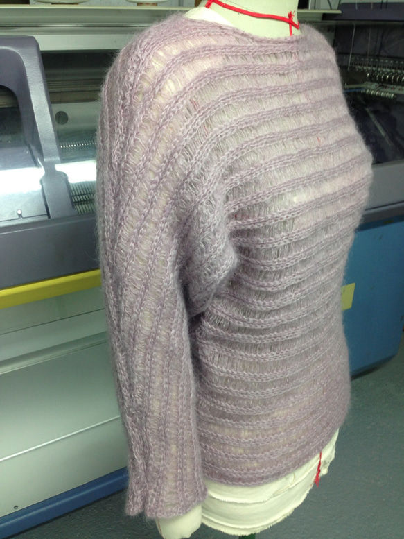 フランス製　草木染めモヘア糸使用　セーター　コチニールパープル 3枚目の画像