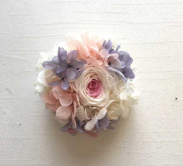 プリザーブドフラワーの紫陽花とバラのコサージュ Ｈ  入学式・卒業式・パーティー 4枚目の画像