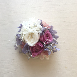 プリザーブドフラワーの紫陽花とバラのコサージュ Ｉ  入学式・卒業式・パーティー 4枚目の画像