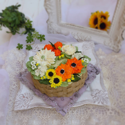 花かごのフラワーのケーキ(バタークリームケーキ、チーズケーキ味) 1枚目の画像