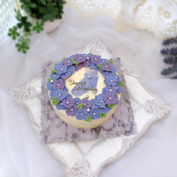 スモールブルーのフラワーリースのケーキ 2枚目の画像