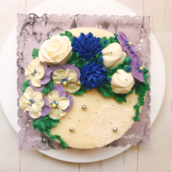 シュガーレースと青い花畑のケーキ(レモンピール味） 2枚目の画像