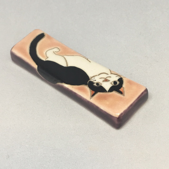 猫 箸置き 見返りハチワレネコ 6.3㎝ 4枚目の画像