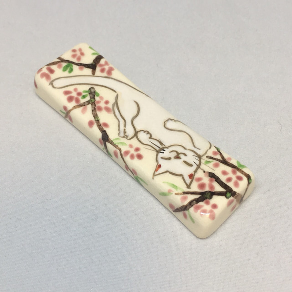 猫 箸置き 桜と白ネコ 6.3㎝ 3枚目の画像