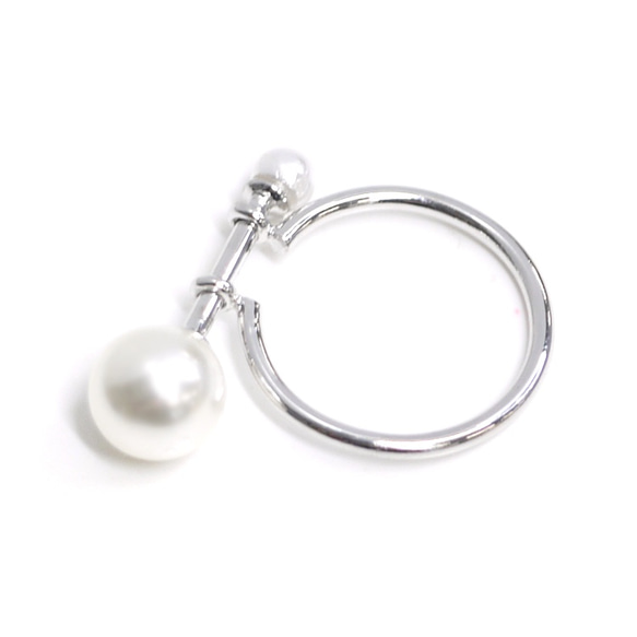 新作【1件】銀色圓形吊飾配不同大小珍珠，戒指 第1張的照片