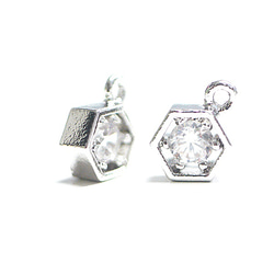 再次上架【2件】單晶水晶，CZ六角Hexigon Silver Charm，零件 第2張的照片