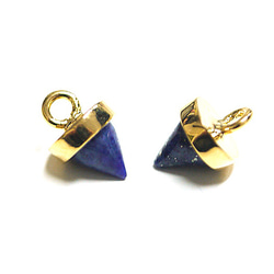 再販【2個入り】Petit Triangle立体的な三角形ラピスラズリ (lapis lazuli) ゴールドチャーム、 2枚目の画像