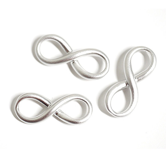 再次上架 [2 件] 無限符號霧面銀色吊墜，零件 第4張的照片