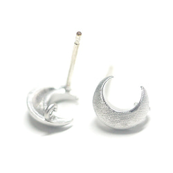 再次上架[1對] 925刻芯！ Petit Moon Petite Moon Motif Silver 925芯耳環，配以磨砂啞 第3張的照片