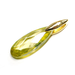SALE [1 piece] Slim Drop橄欖石色立方氧化鋯金色魅力，零件 第1張的照片