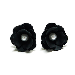 SALE [1對]花朵鈦芯耳環配銀蓮花黑色珍珠 第1張的照片