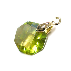 SALE【1個】Peridot GreenペリドットカラーCZ 八角形ゴールドチャーム、パーツ 1枚目の画像