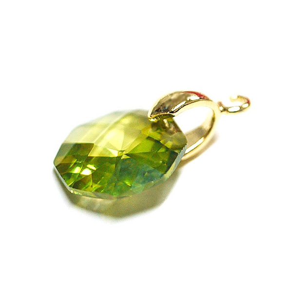 SALE【1個】Peridot GreenペリドットカラーCZ 八角形ゴールドチャーム、パーツ 2枚目の画像