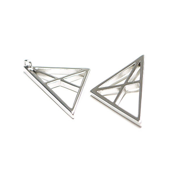 再次上架 [2 件] Spider Triangle Triangle Mad Silver Charm, Parts 第3張的照片