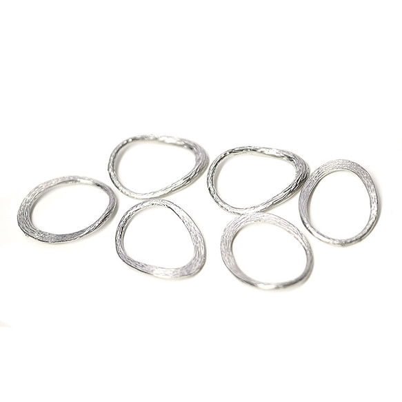 新作 [4 件] Textured 18mm mad silver Curved Oval 橢圓形吊飾，零件 第2張的照片