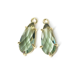 再次上架【2件】薄荷綠色水滴型玻璃金色吊墜，吊墜 第1張的照片