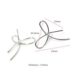 再販【1ペア】チタン芯！真鍮製Wire Ribbon光沢シルバーピアス NF 3枚目の画像