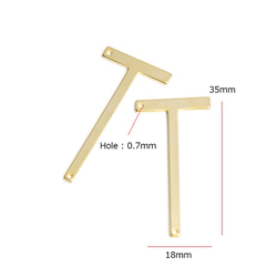 新作【2個入り】大ぶり T〜イニシャルマットゴールドコネクター、チャーム 4枚目の画像
