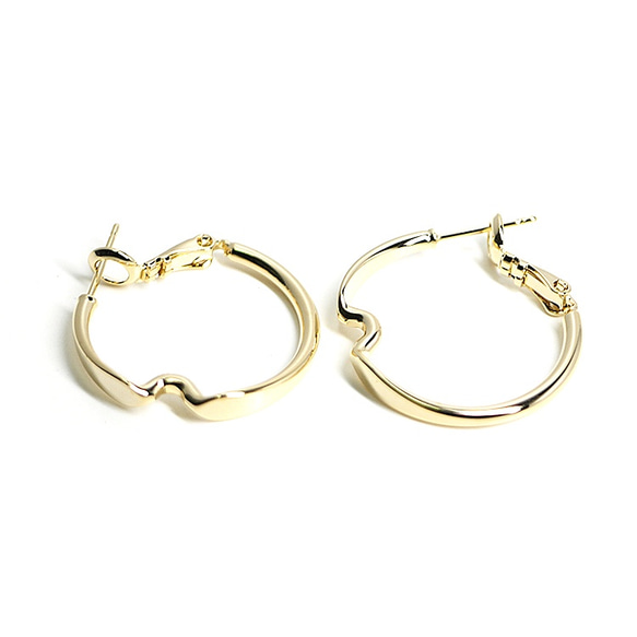 新款[1對]閃亮的金圈形耳環，零件設計像打一樣 第2張的照片