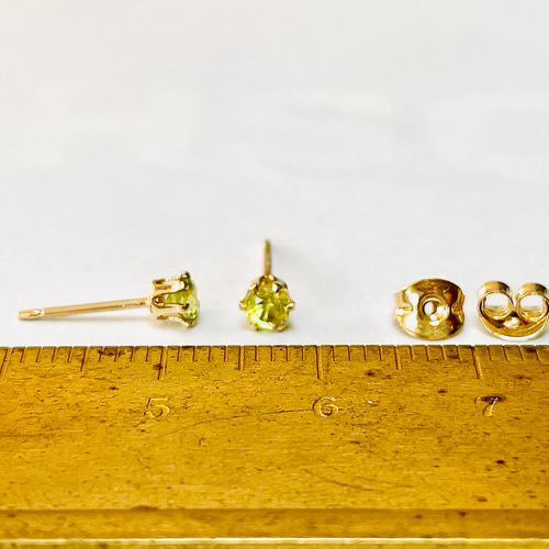 再入荷☆k14gf 【希少石】7月誕生石 スフェーンのプチスタッドピアス