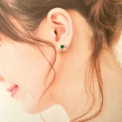 グリーンオニキスのスタッドピアス　サージカルステンレス316L 10枚目の画像